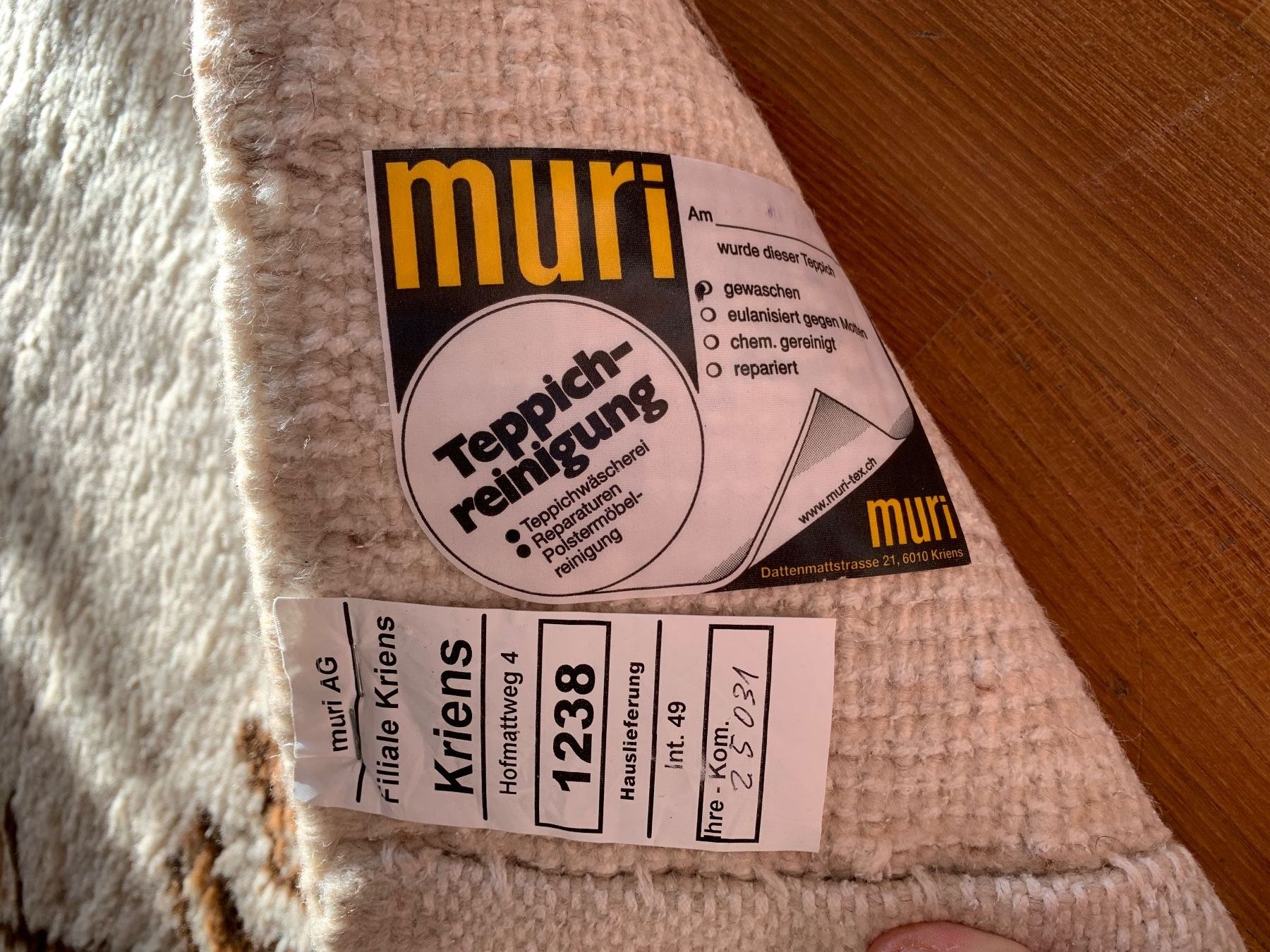 Teppiche: Teppich hell mit schönem Muster – Gebraucht aus Edlibach von RUW19 8