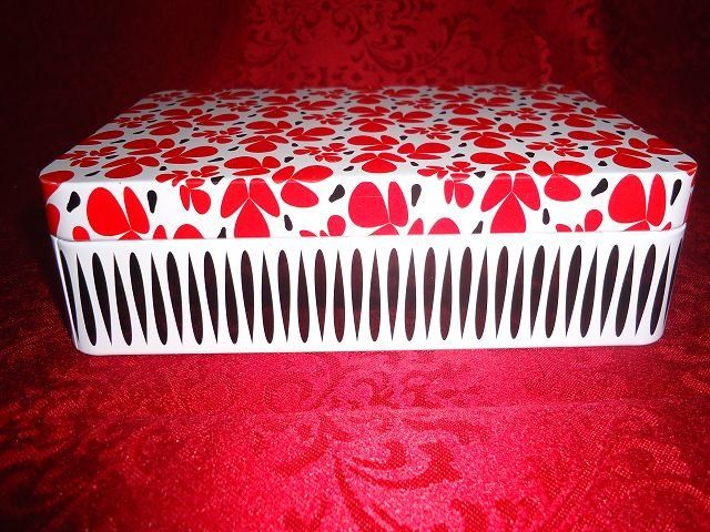 Altro in Decorazioni & Accessori: Dekorative Blechdose, rot-weiss gemustert, Vintage Style – Usato da Ergisch venduto da Haemmerli59 2