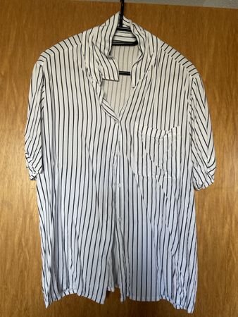 Chemise rayée blanche et noire taille L bon état