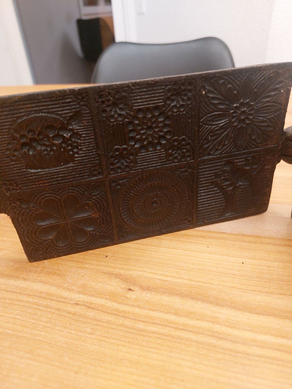 Backformen: Antikes Waffeleisen um anfangs 1800 – Gebraucht aus Ganterschwil von HeidiuPeter 5