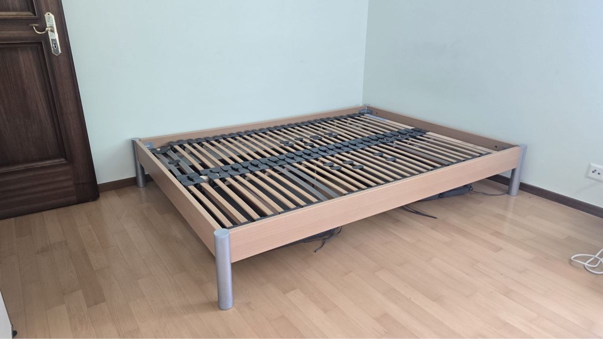 Livique Letti: Bett 140 x 200 – Usato da Wettswil venduto da neovia