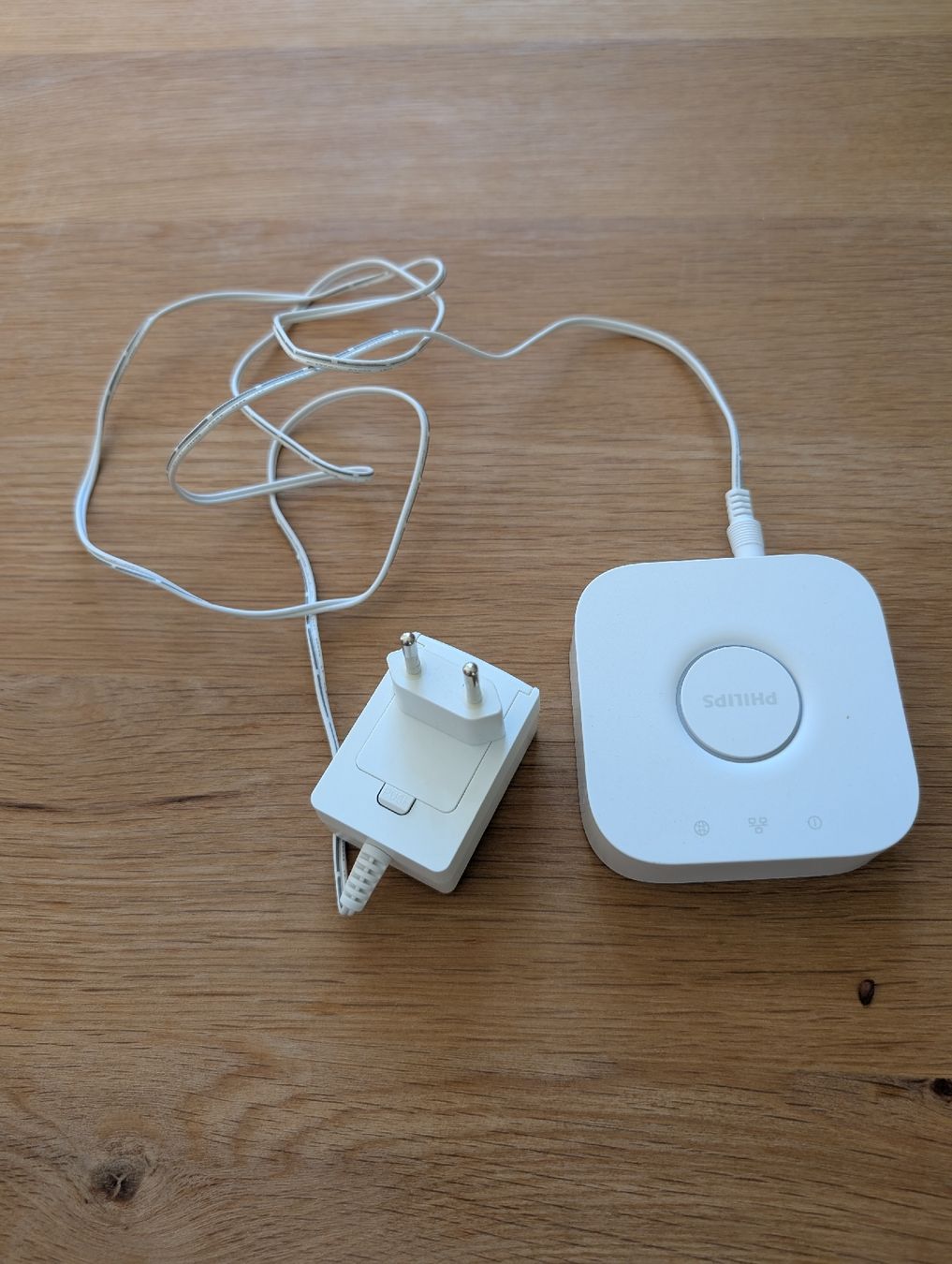 Philips Hubs & Switches: Philips Hue Bridge – Gebraucht aus Erlinsbach SO von lugro90