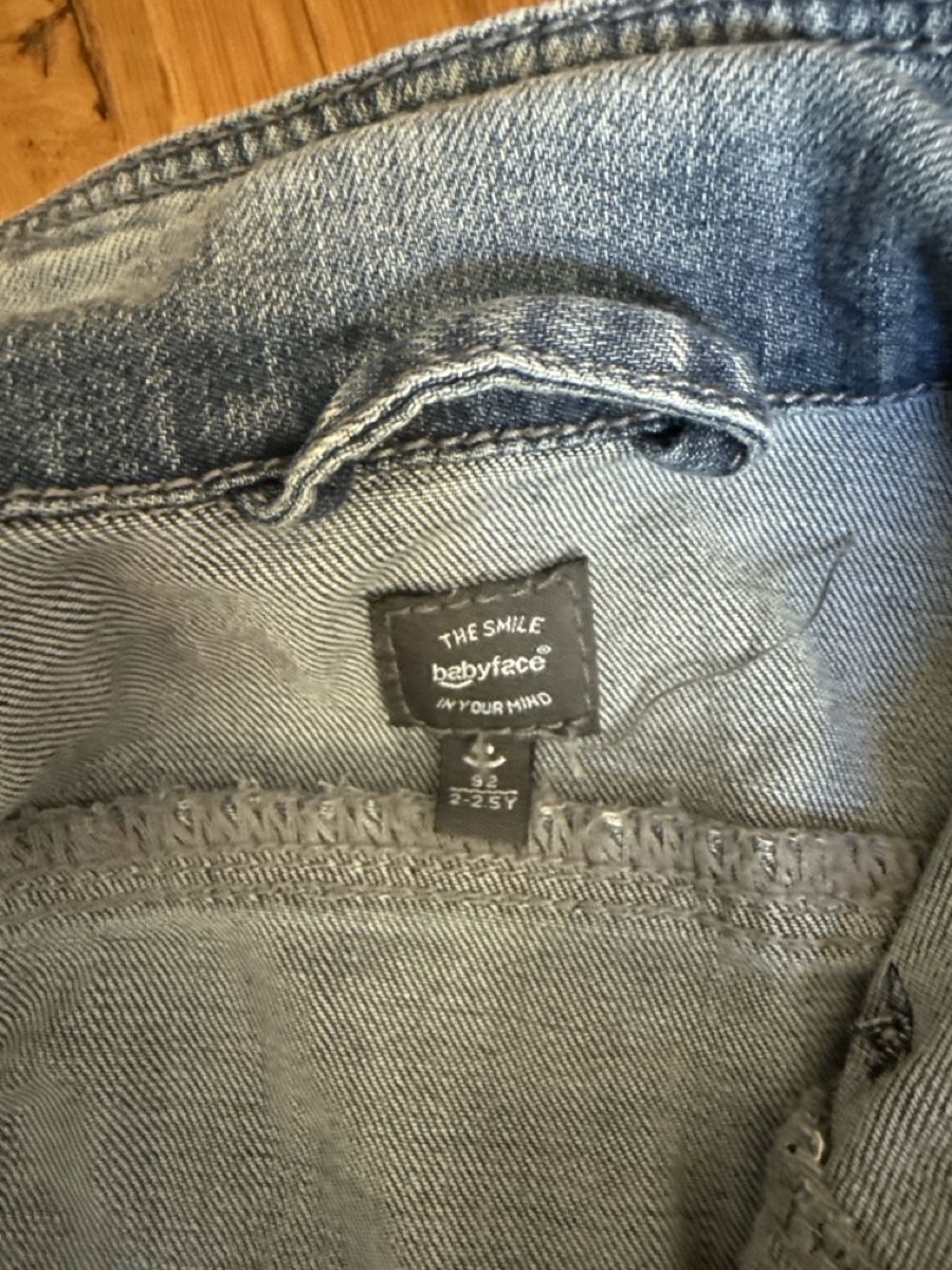 Hosen: Kinder Jeansjacke Grösse 92 – Gebraucht aus Ottikon von Domito 2