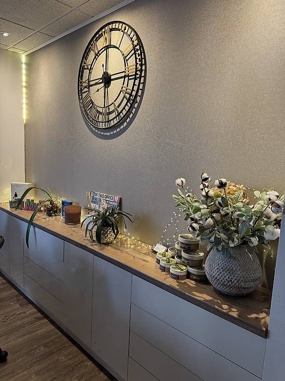 Altro per Ufficio & Commercio: Miete manicure/pedicure Platz – Usato da Zürich venduto da lil_qf52
