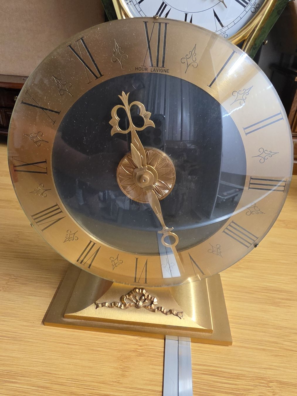 Pendules & Horloges murales: Pendule Hour Lavigne – Défectueux à Val-d'Illiez par AntiqueG