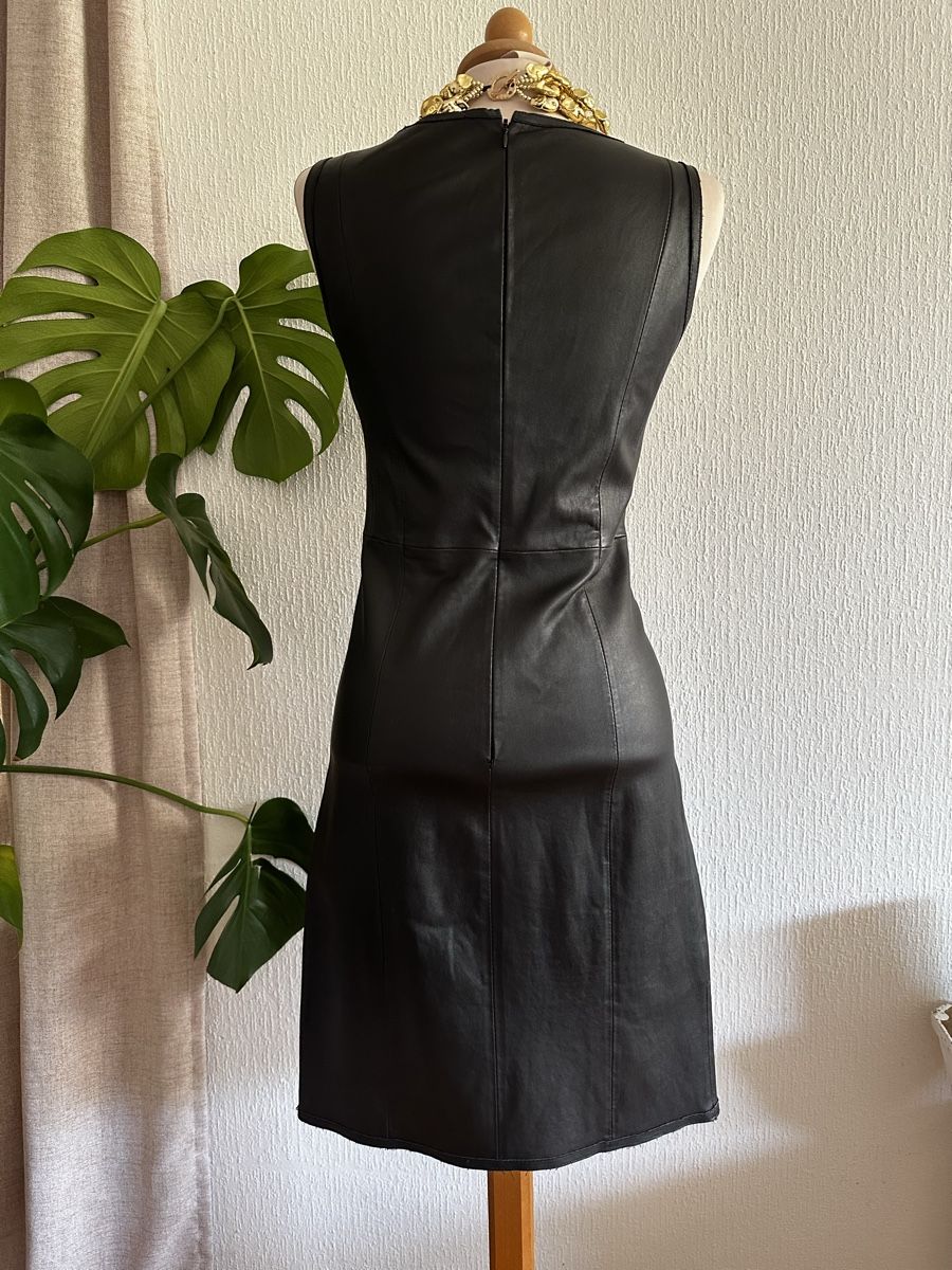 Mango Robes: Robe en cuir véritable Mango T36 neuve – D'occasion à Châtelaine par Alexandra.jankowski 4