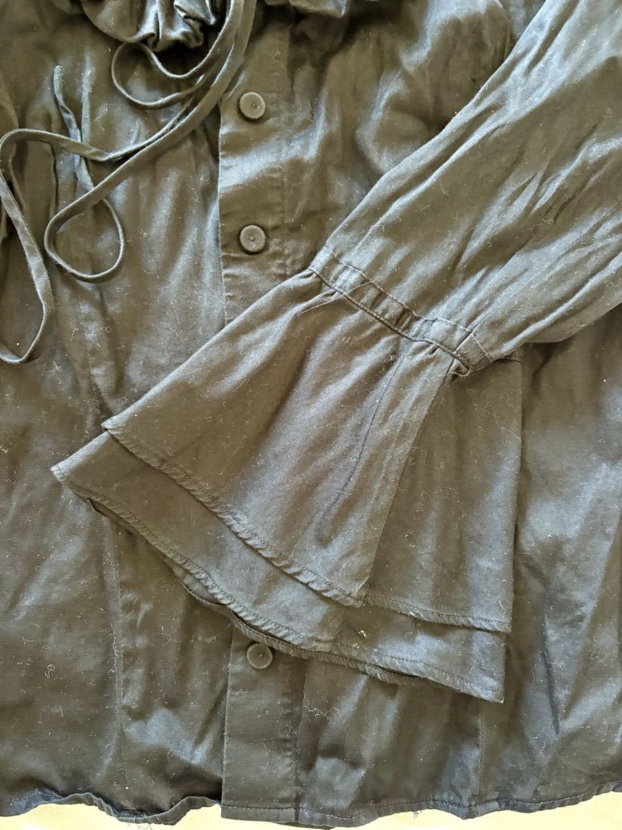 Camicette: Rubinella Black Ruffle Blouse Size 42 - Great Condition – Usato da Zürich venduto da Marianavalente 2
