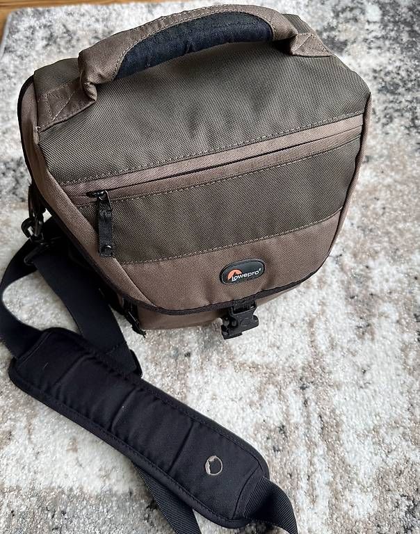 Lowepro Borse: Lowepro Nova Fototasche – Usato da Wilen b. Wollerau venduto da chocolady