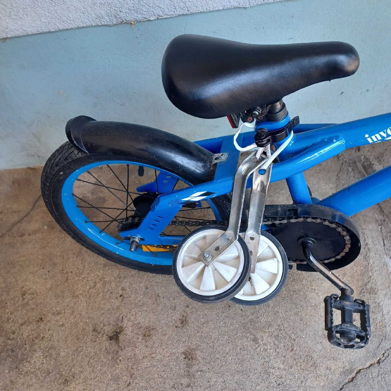 Biciclette: Kinderfahrrad mit Stützräder – Usato da Waldkirch venduto da Fantasia-101 2