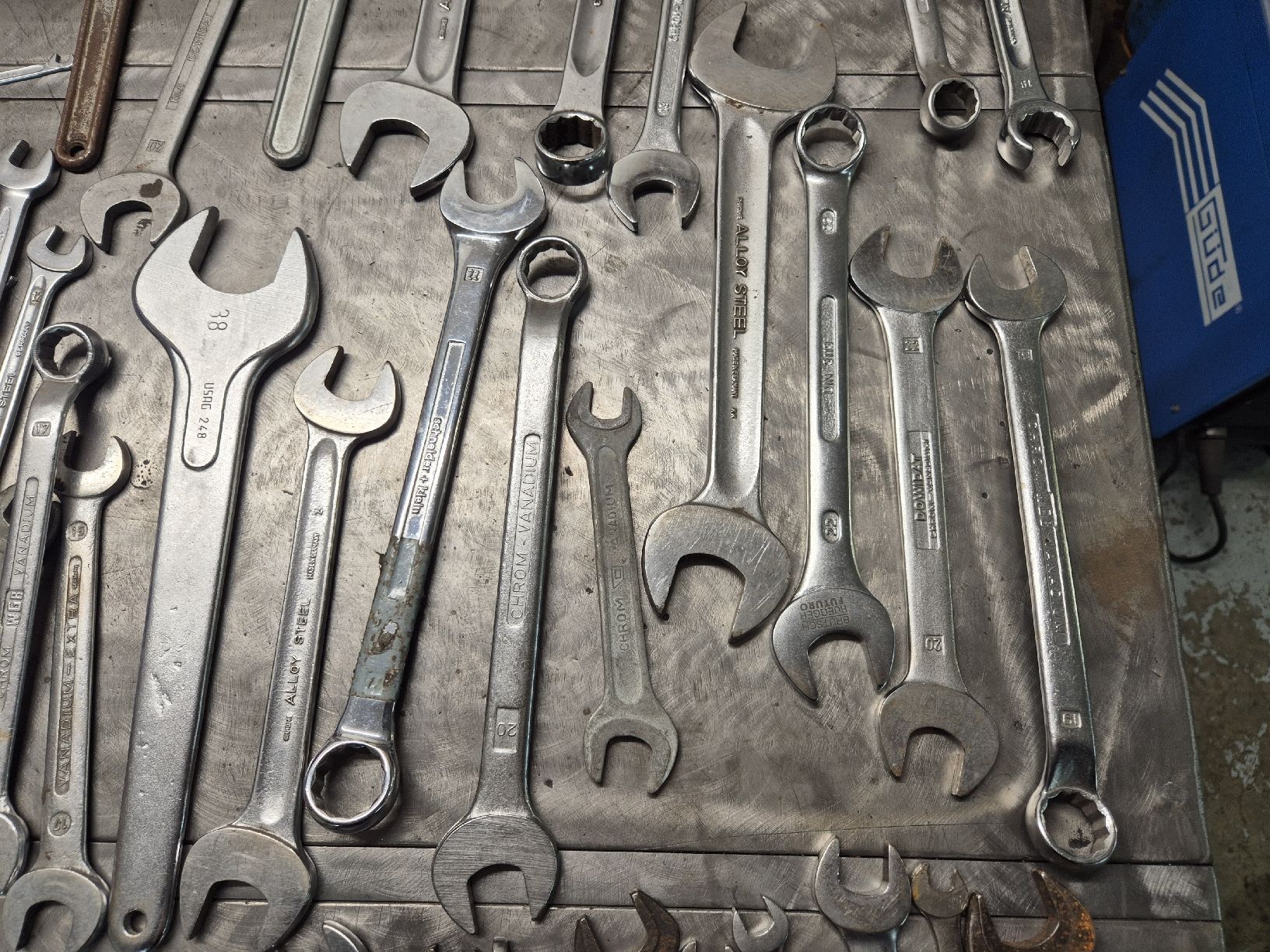 Tutti gli attrezzi: Clés à fourche divers 90 pièces  – Usato da Le Locle venduto da CHEGUA 1