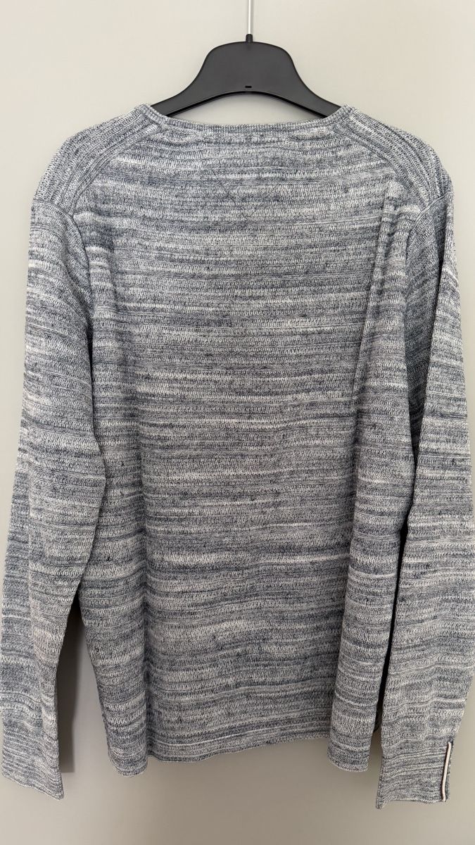 Tommy Hilfiger Pullover & Sweatshirts: Tommy Hilfiger Pullover grau/blau meliert, Gr. S – Gebraucht aus Mettmenstetten von Sunsethunter04 1
