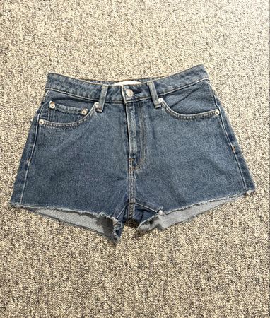 Shorts en jean bleu délavé, taille 36 - Été parfait!