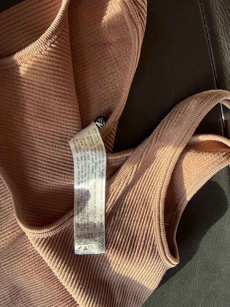 Zara Top: Zara  Ribbed Body, M-L – Usato da St-Gingolph venduto da Ynatka 2