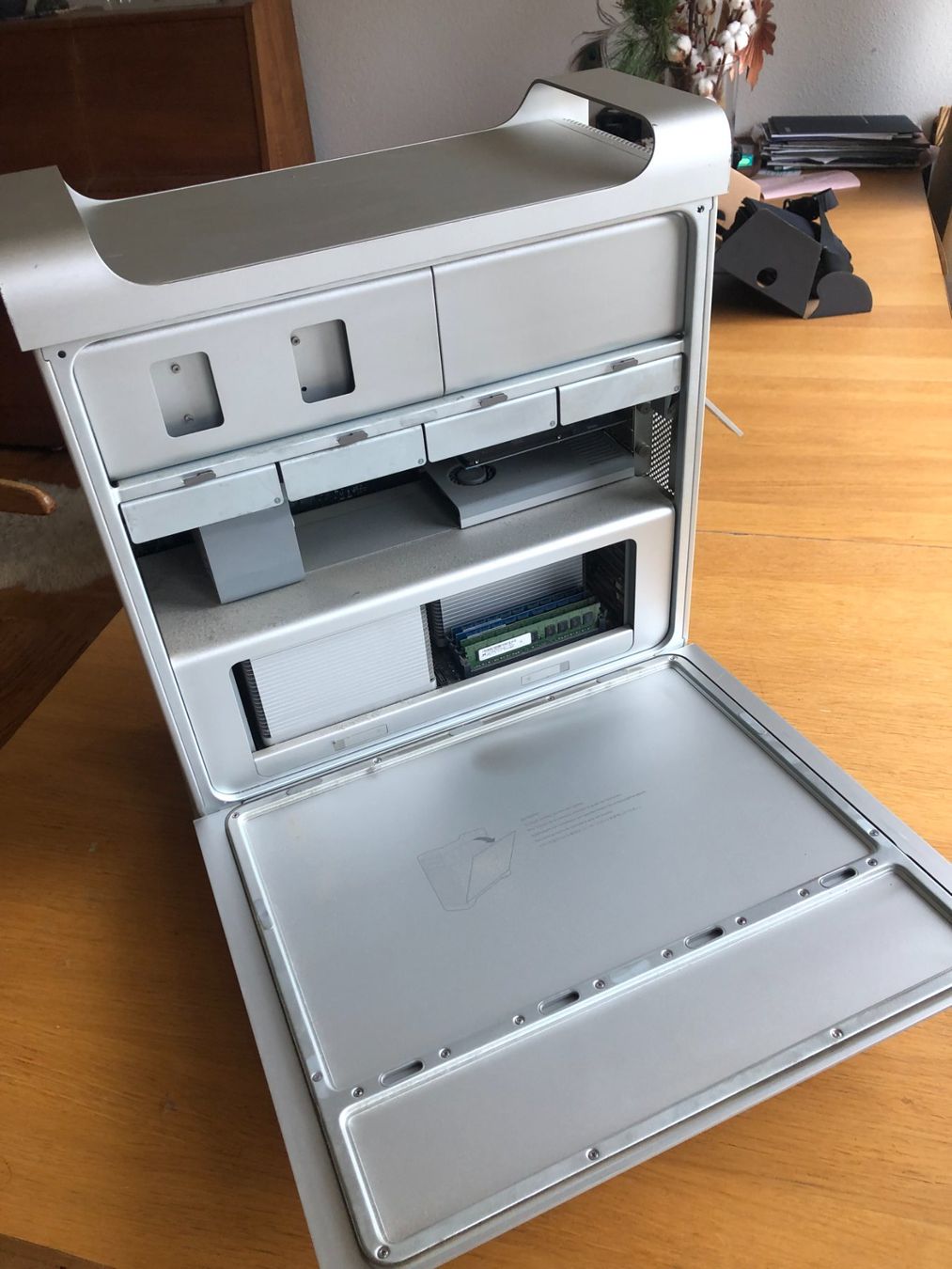Apple PC: MAC PRO 5,1 - 8 CORE, 2x2.26 GHz – Usato da Küsnacht ZH venduto da joh_5qrt 2