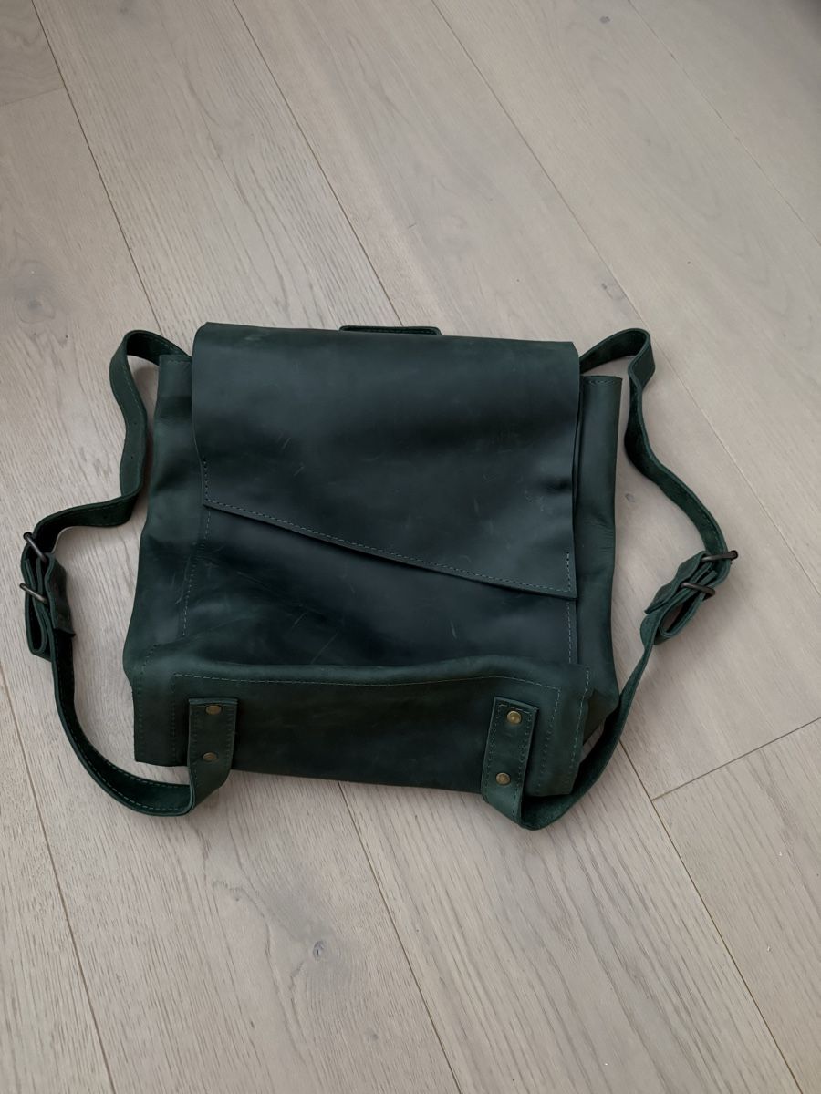 Zaini: Grüne leder Rücksack - laptop – Usato da Zürich venduto da lailag