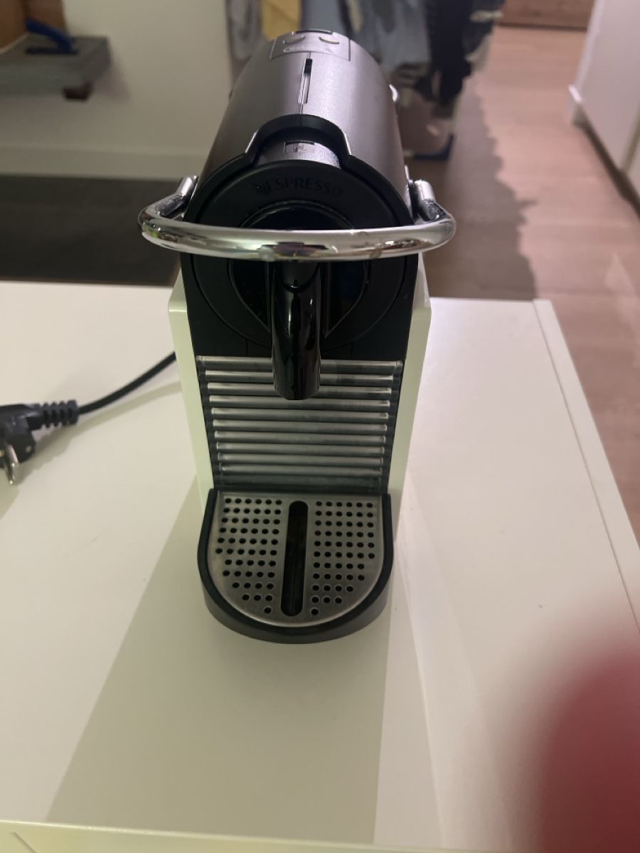 De'Longhi Macchine per caffè & Macchine per espresso: DeLonghi Nespresso Machine - Enjoy Delicious Coffee! – Usato da Zollikon venduto da gal_l7hr 1