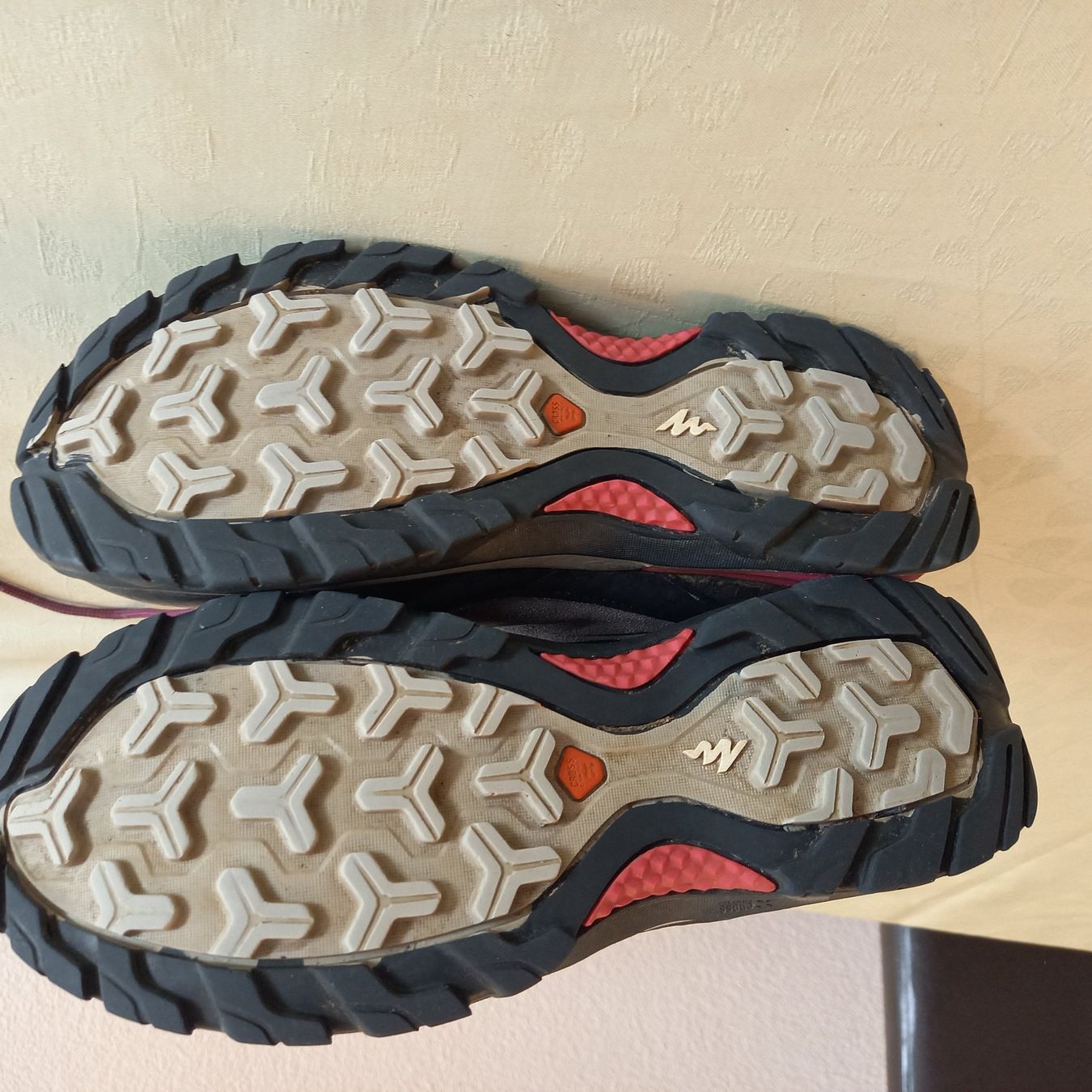 Decathlon Scarpe per ragazze: Wanderschuh pink Gr. 39 von Decathlon – Usato da Brüttisellen venduto da kikaninchen79 6