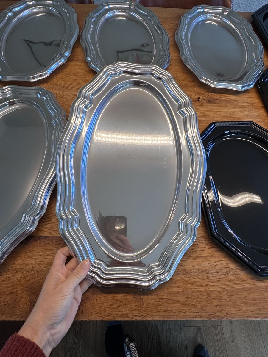 Piatti di portata: Servierplatten Set silber und schwarz – Usato da Niederbüren venduto da Oetschli 1