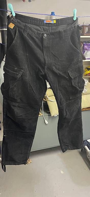 Pantaloni: Cordhose Gr 34 – Usato da Bern venduto da AllezGreg01