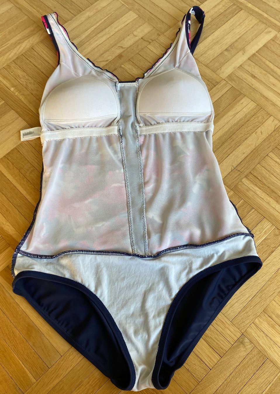 Costumi da bagno & Bikini: klassische Badekleid, petite fleur Gr. 38 – Usato da Weinfelden venduto da Cheyenne21 4
