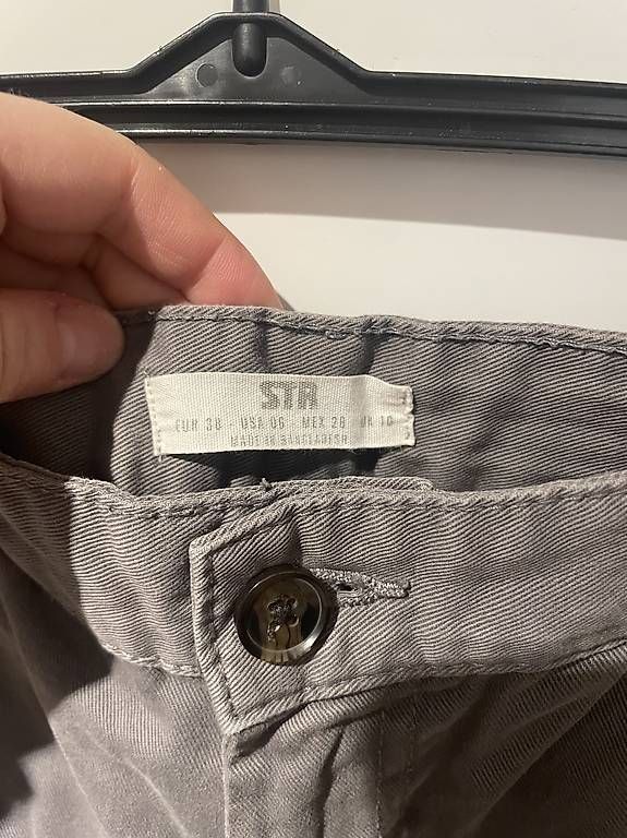 Pantaloni: Cargohose – Usato da Schüpfen venduto da ani_gj8r 1
