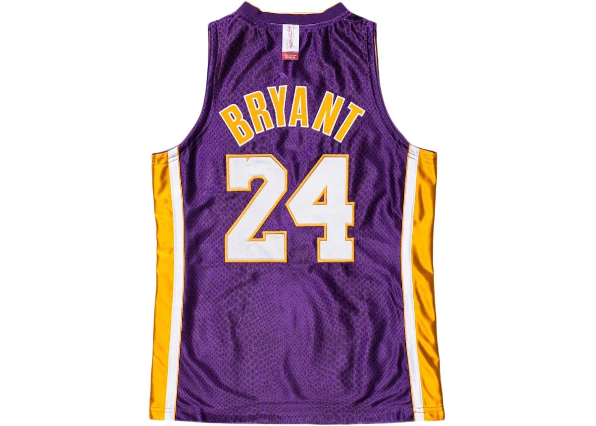 Canottiere & Pantaloni: Mitchell & Ness Kobe Bryant HOF Reversible Jersey – Nuovo (secondo la descrizione) da Cademario venduto da Mora.resell 1