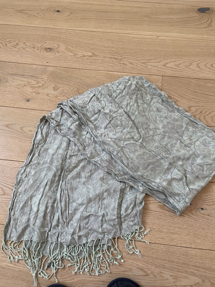 Foulard & Sciarpe: Orientalischer Schal – Usato da Uitikon Waldegg venduto da lor_b2rv