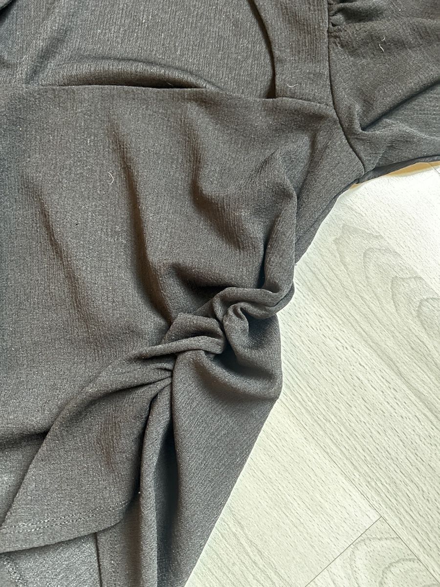 H&M Top: Schwarzes H&M Oberteil mit Raffung Gr. S  – Usato da Bern venduto da fla_yj25 2