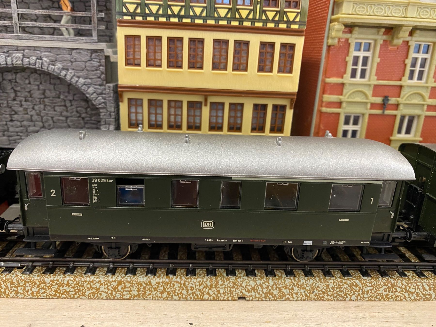 Märklin Modelleisenbahnen: Märklin 3090 KLVM DB Personenzug – Gebraucht aus Lupsingen von New-Haven 2