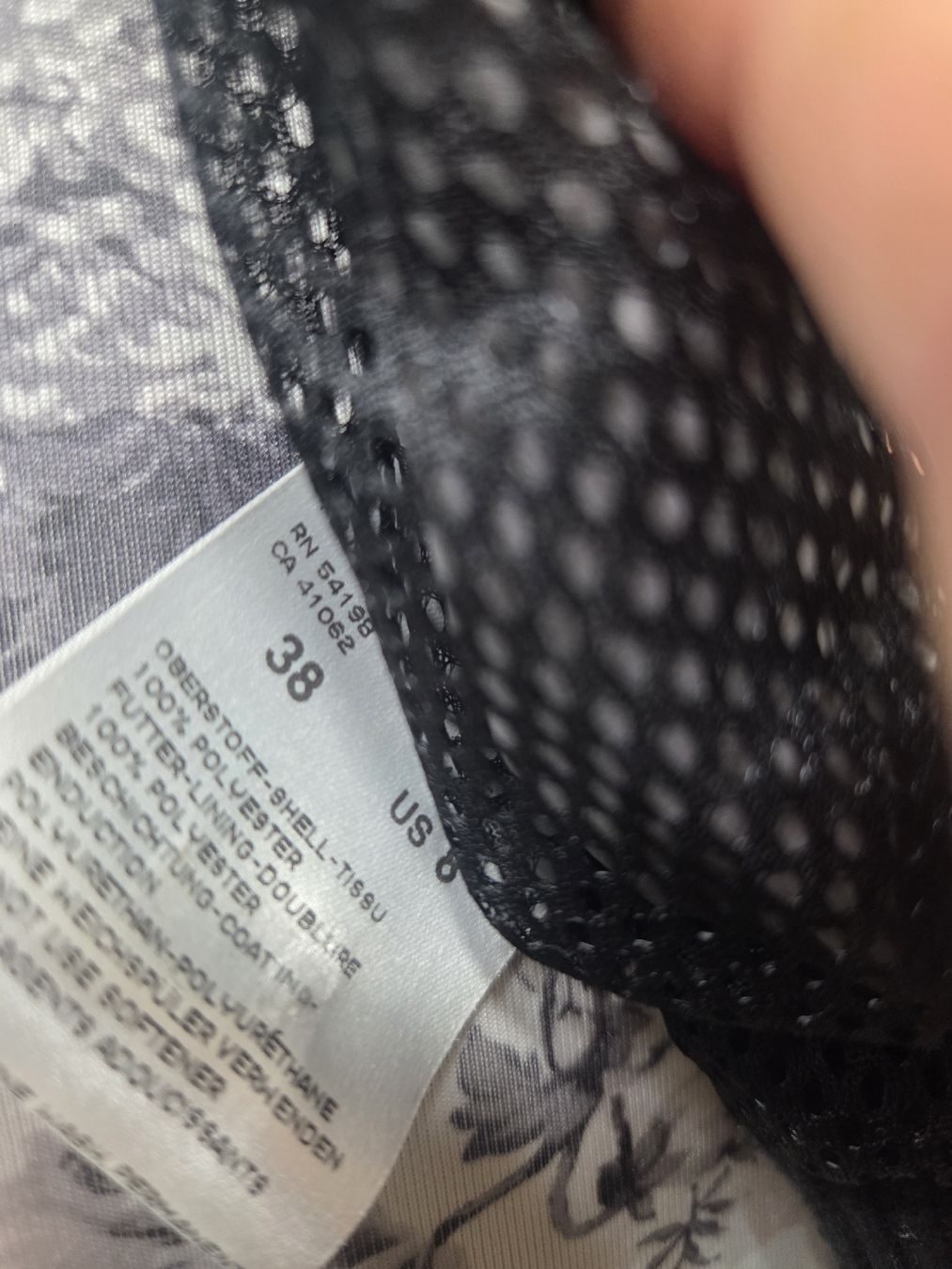 Bogner Jacken: Bogner Windjacke Größe 38 schwarz mit Strickbund – Gebraucht aus Kreuzlingen von ang_7k8d 6
