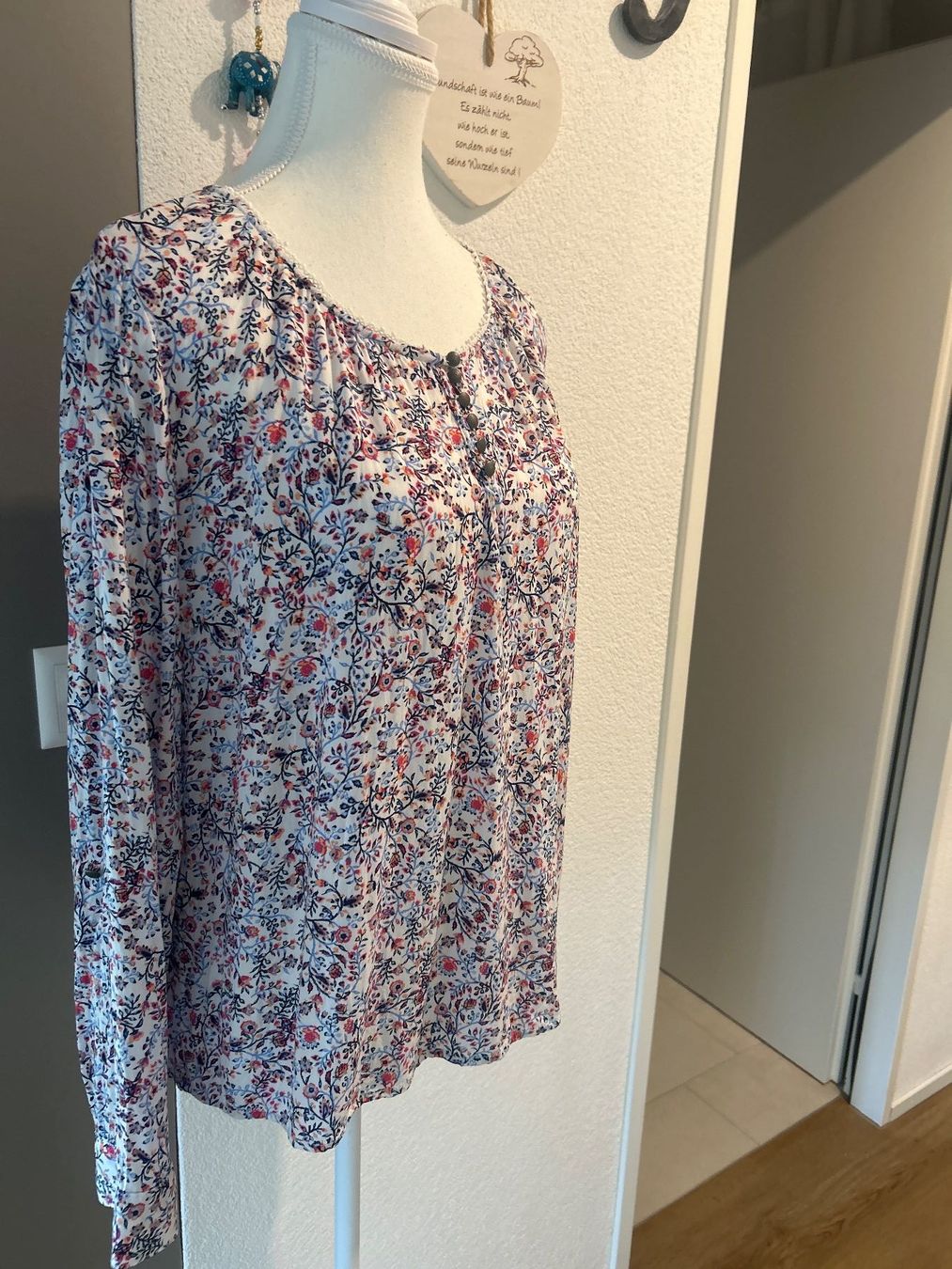 T-shirt: Langarm Shirt mit Muster von Multiblu Gr.42 – Usato da Brunnen venduto da Nala2929 1