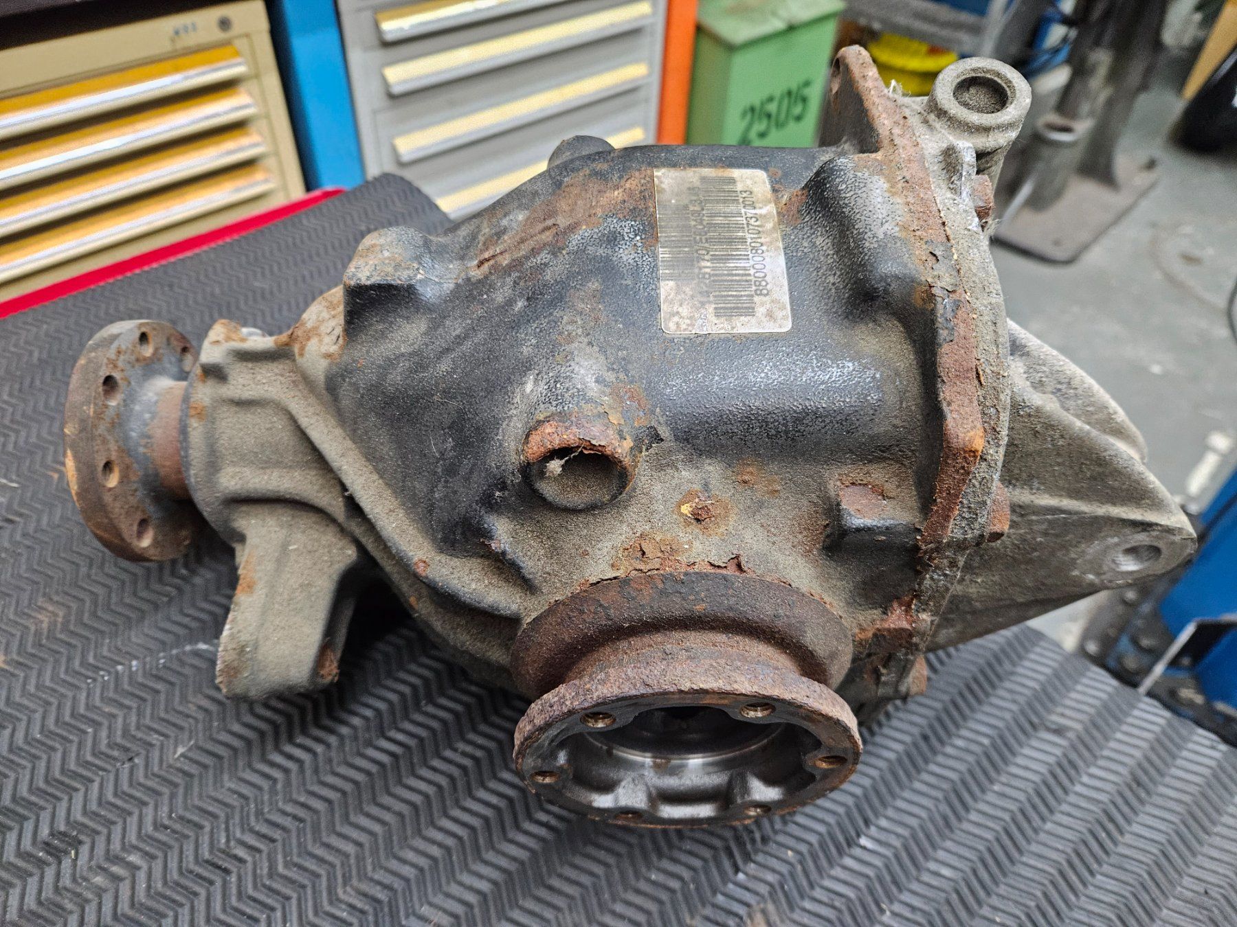 BMW Tutti pezzi di ricambio auto: BMW E46  Differential – Usato da Winterthur venduto da ThomasVtec