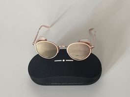 Woman sunglasses