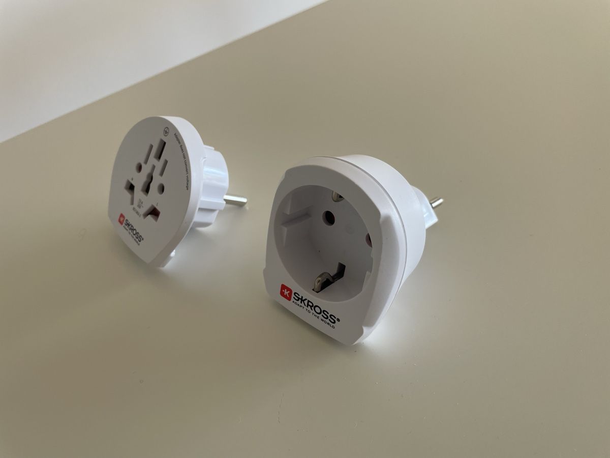 SKROSS Unità & Adattatore: SKROSS Reiseadapter Welt zu Schweiz – Nuovo (secondo la descrizione) da Thalwil venduto da Andieg