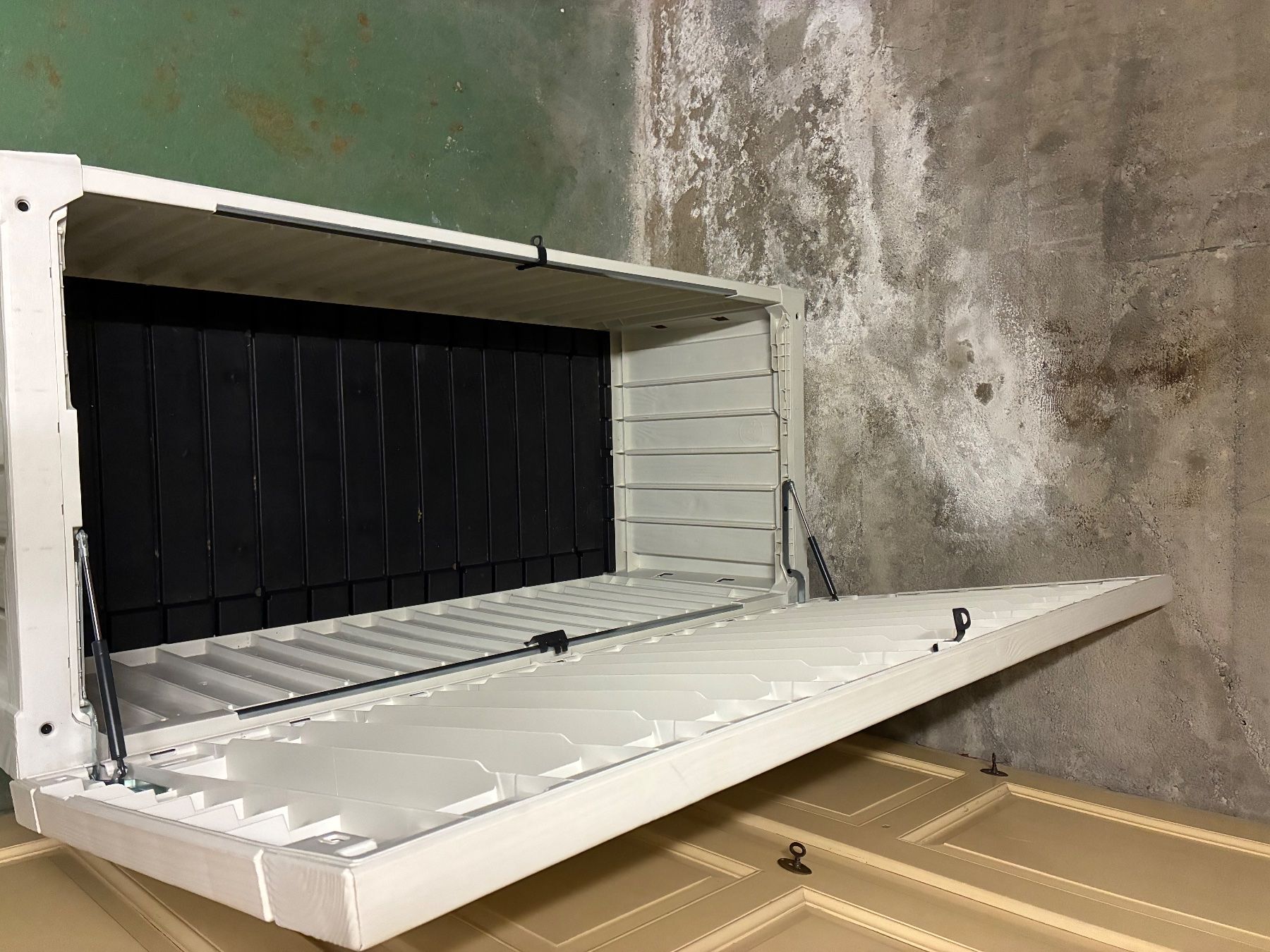 Keter Coffres de rangement: Keter Rockwood Gartenbox weiss – D'occasion à Chur par nic_mk9p 4
