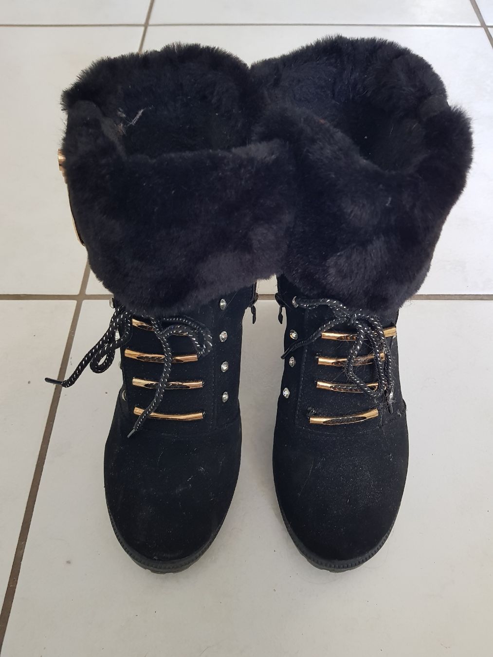 Scarpe da donna: bottines – Usato da Hermance venduto da Triplebizzo