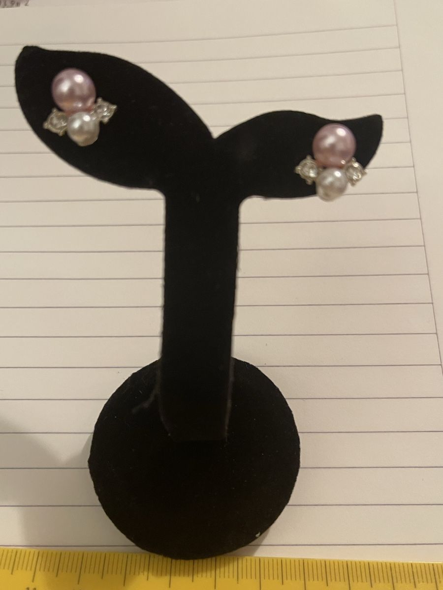 Orecchini pendenti & Orecchini a lobo: Jolis clous perles blanche et rose neufs – Nuovo (secondo la descrizione) da Kloten venduto da Vermicelles 1