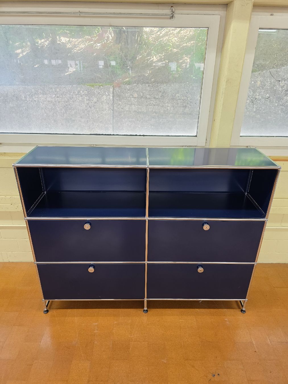 USM Regale: Designer Regal USM Haller in blau – Gebraucht aus Lichtensteig von Polsterwerk 2