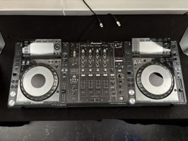 2 CDJs 2000 NXS & 1 DJM 900 NXS