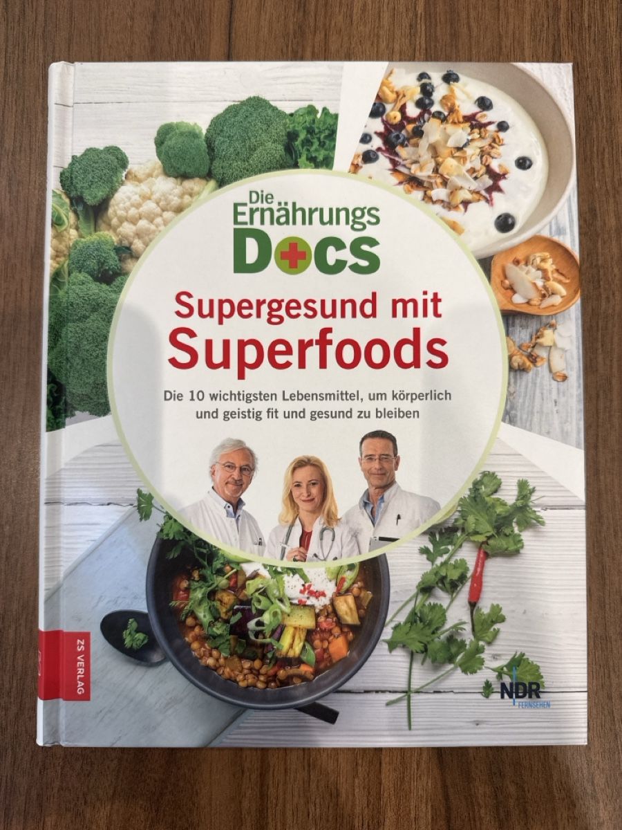 Libri: Ernährungs Docs Superfood Kochbuch – Usato da Gossau ZH venduto da Phelsuma01