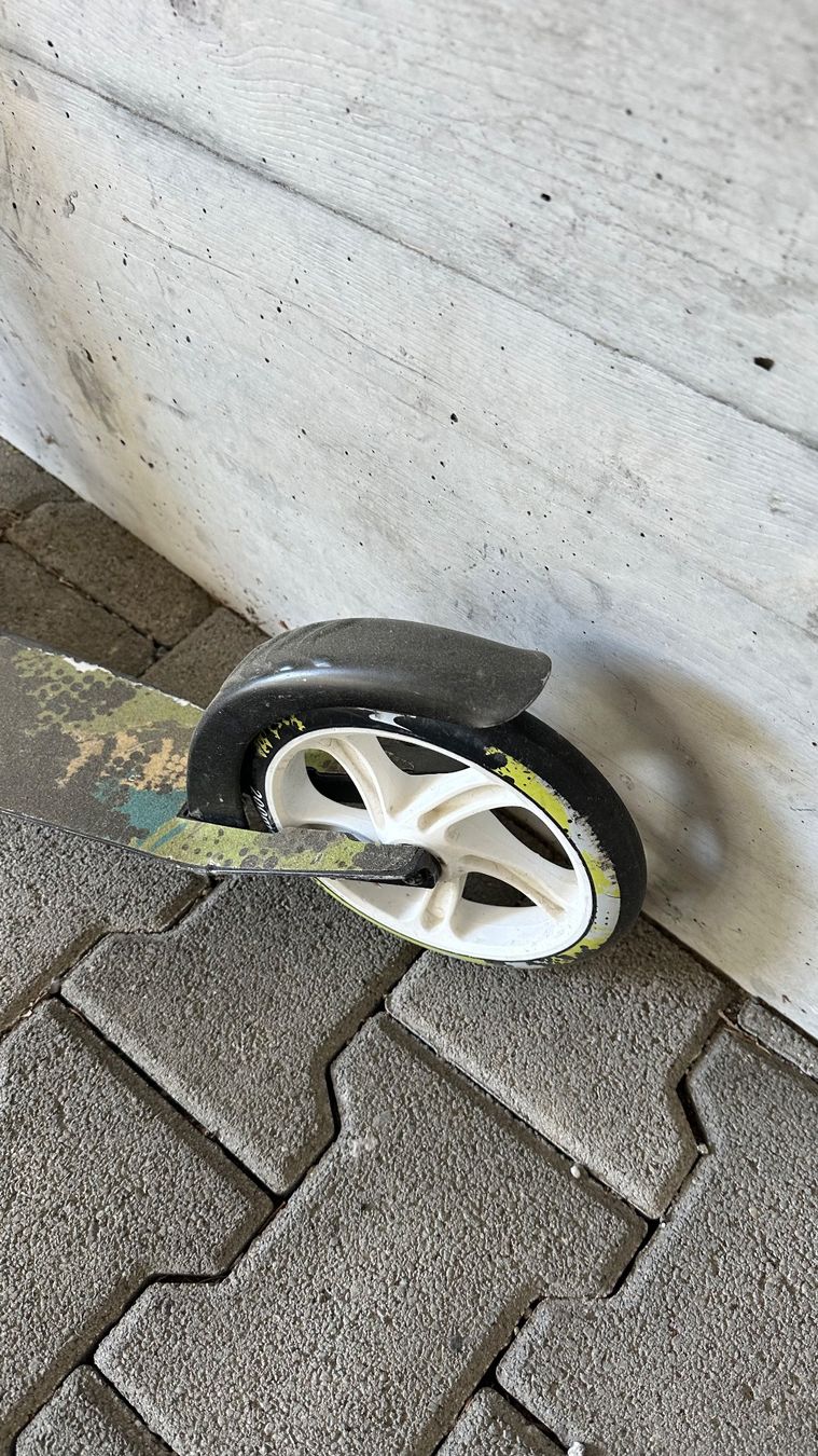 Kickboard: Kickroller Kinder Roller gebraucht für Mädchen Jungen – Gebraucht aus Pfäffikon ZH von narteq 1