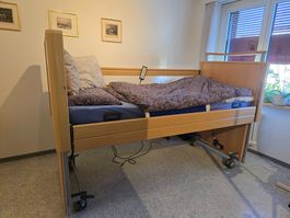 Pflegebett Burmeier Inovia neuwertig