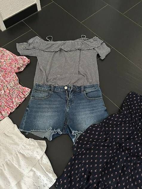 Lotti & Set di vestiti: Mädchen Kleider Set Grösse 152 – Usato da Marbach SG venduto da Sonni81 2