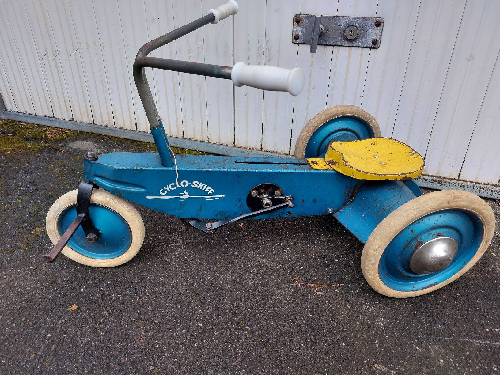 Véhicules pour enfants: Cyclo-Skiff / Holländer – D'occasion à Luzern par Legomusegg