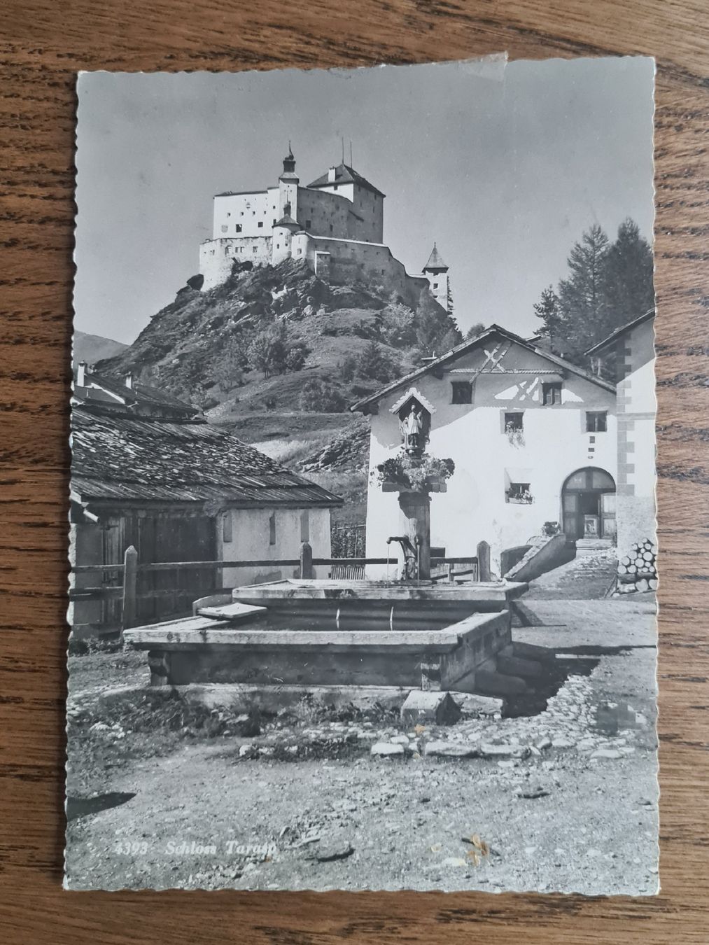 Cartoline postali: Schloss Tarasp 1951 – Usato da Ebikon venduto da Donar50