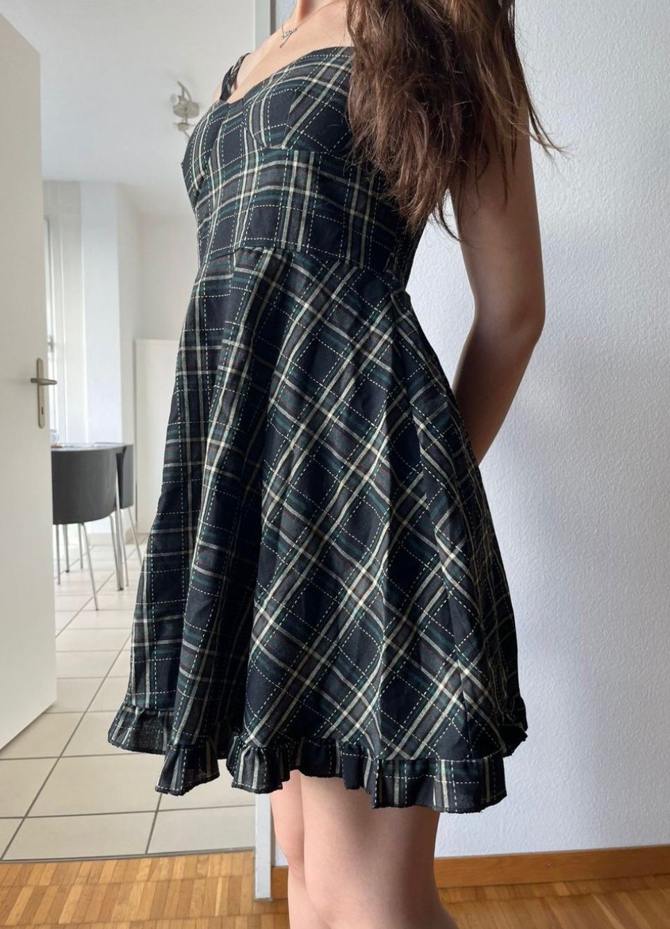 Kleider: Robe courte à carreaux vert et beige taille S – Gebraucht aus St-Aubin FR von Tiweety 1
