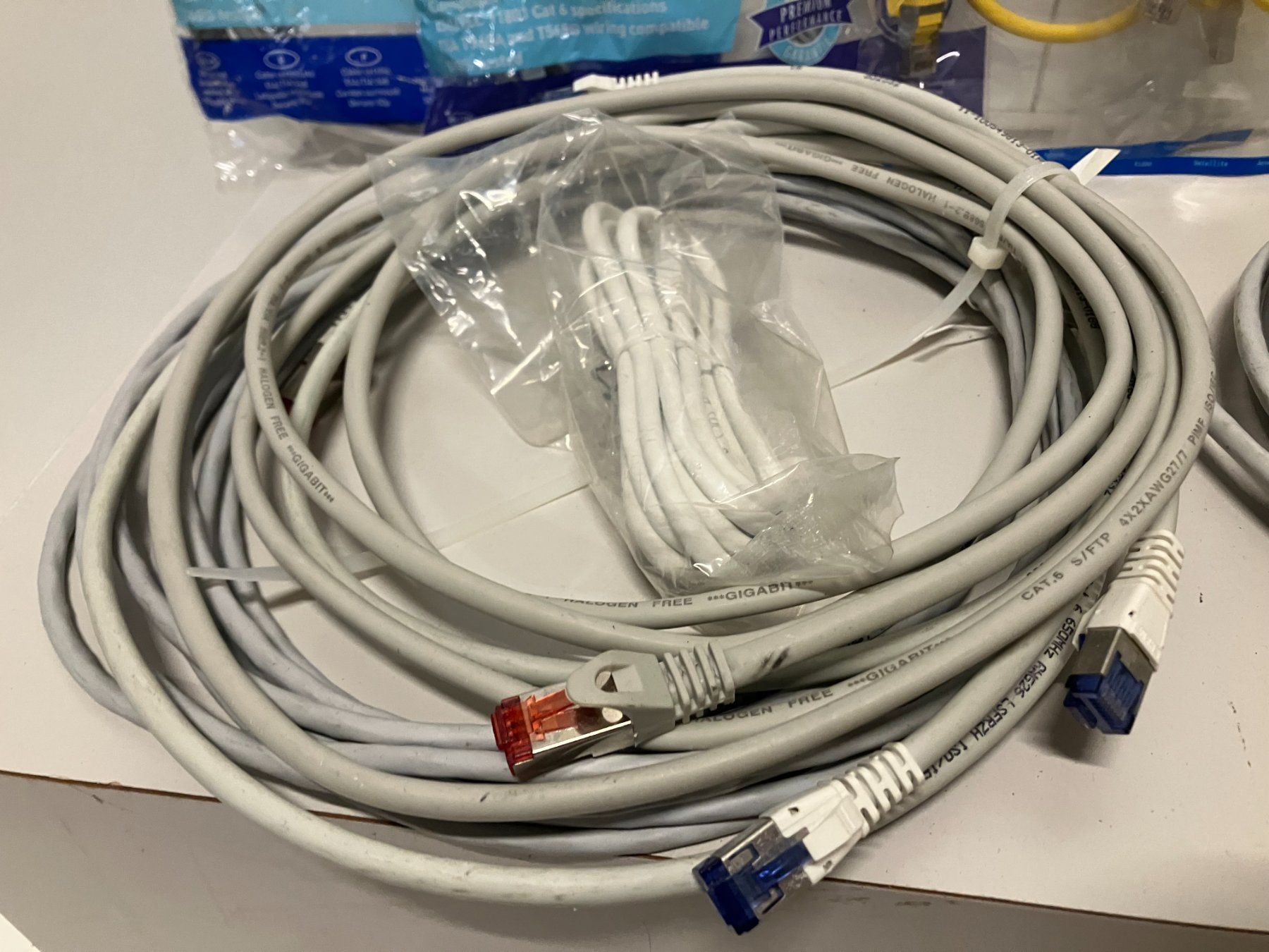 Câbles: Post. neuer div. Netzwerk Kabel ab 1.- – Neuf (Voir description) à Lichtensteig par Buy24International 2
