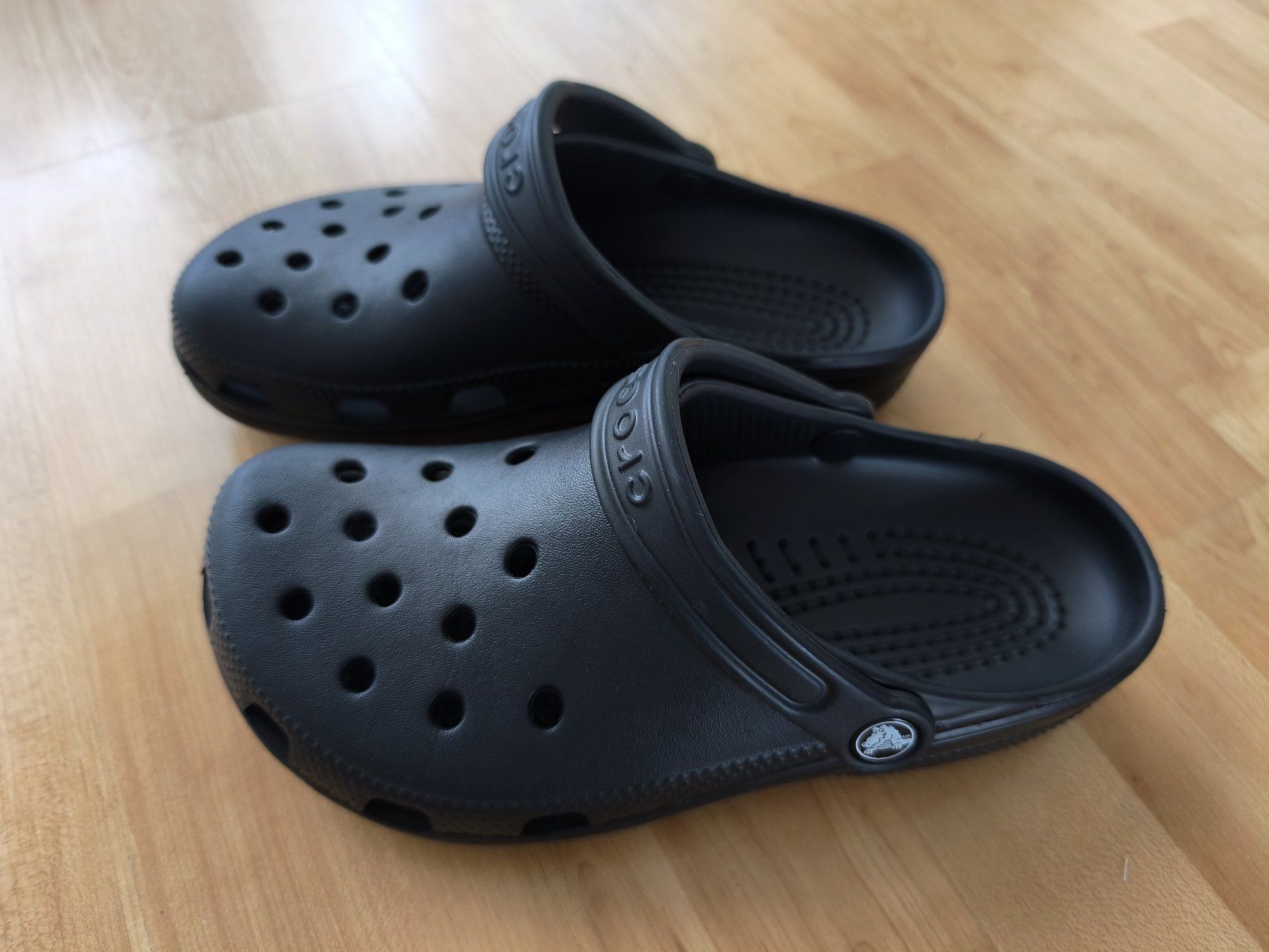 Crocs Scarpe da uomo: CROCS schwarz, Gr. 38/39 – Nuovo (secondo la descrizione) da Rüti ZH venduto da mome8 1