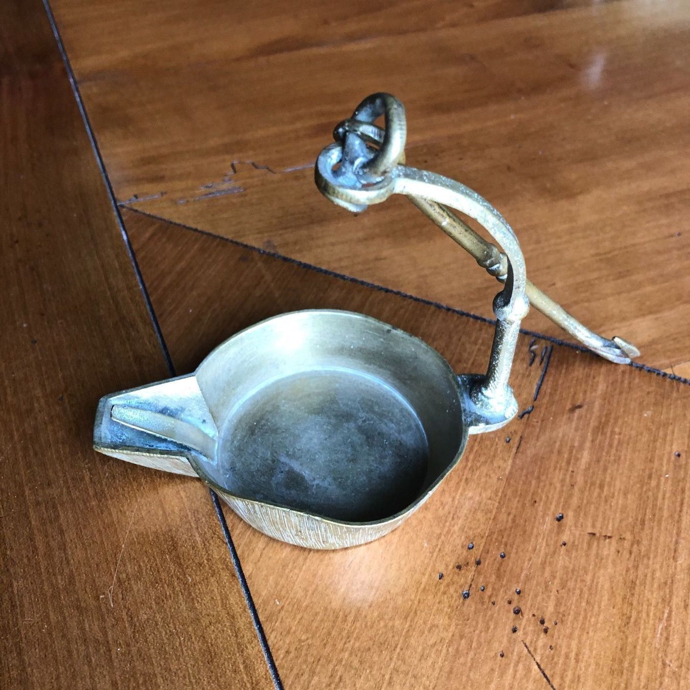 Lampade: Petite lampe à huile de mineur – Usato da Le Mont-sur-Lausanne venduto da Crocrodile 3