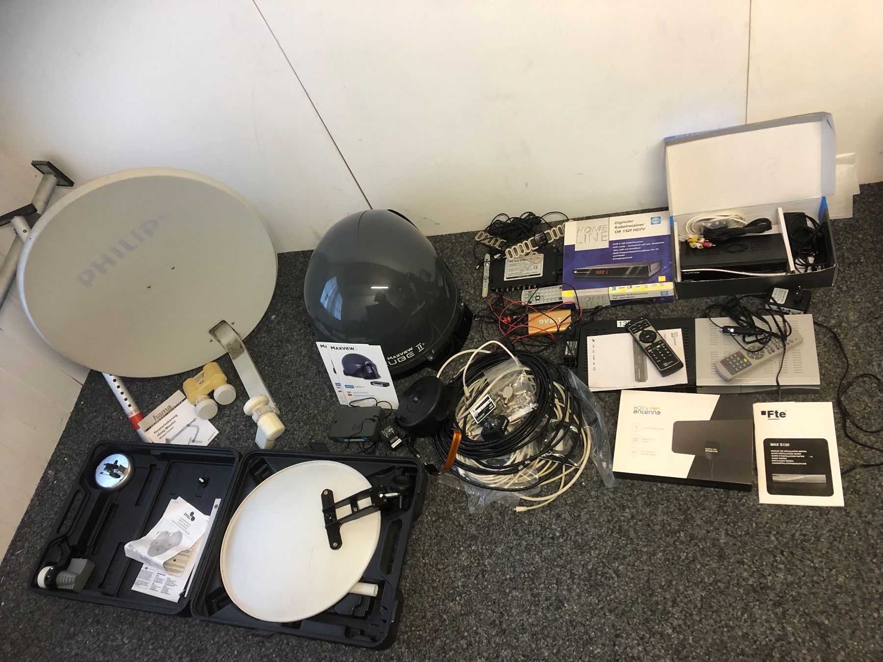 Ricevitori: Satellitenschüssel / Receiver / Antennen – Usato da Schwanden GL venduto da Doctor303